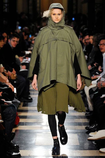 Look 19